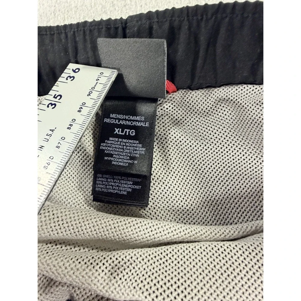 The North Face Mens Black Hiking Shorts XL Integrated Belt Mesh Lined Trail